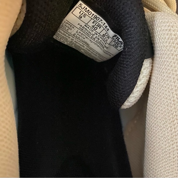 Fila Oakmont TR Women’s Purple, Pink and Beige Sneakers - Picture 4 of 10